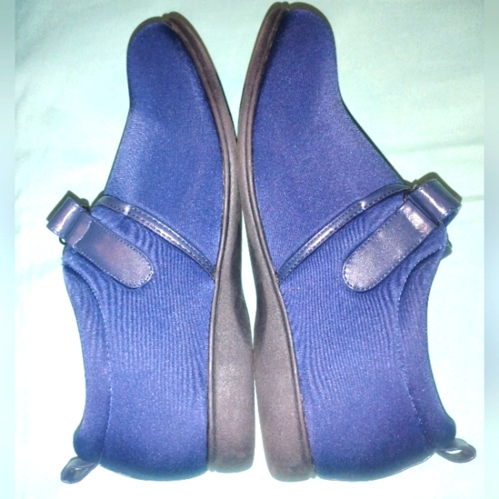 💙 NWOT Womens Navy Blue Velcro Straps 10W Comfortable Angel Steps Nurse Shoes - Picture 2 of 4